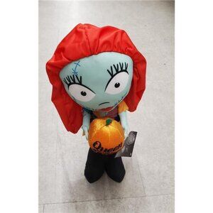 The Nightmare Before Christmas 17.1 Sally with Queen of Screams Pumpkin Greeter